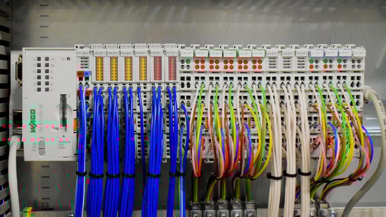 Proteção de Cabos Elétricos: A Chave para Instalações Seguras e Eficientes